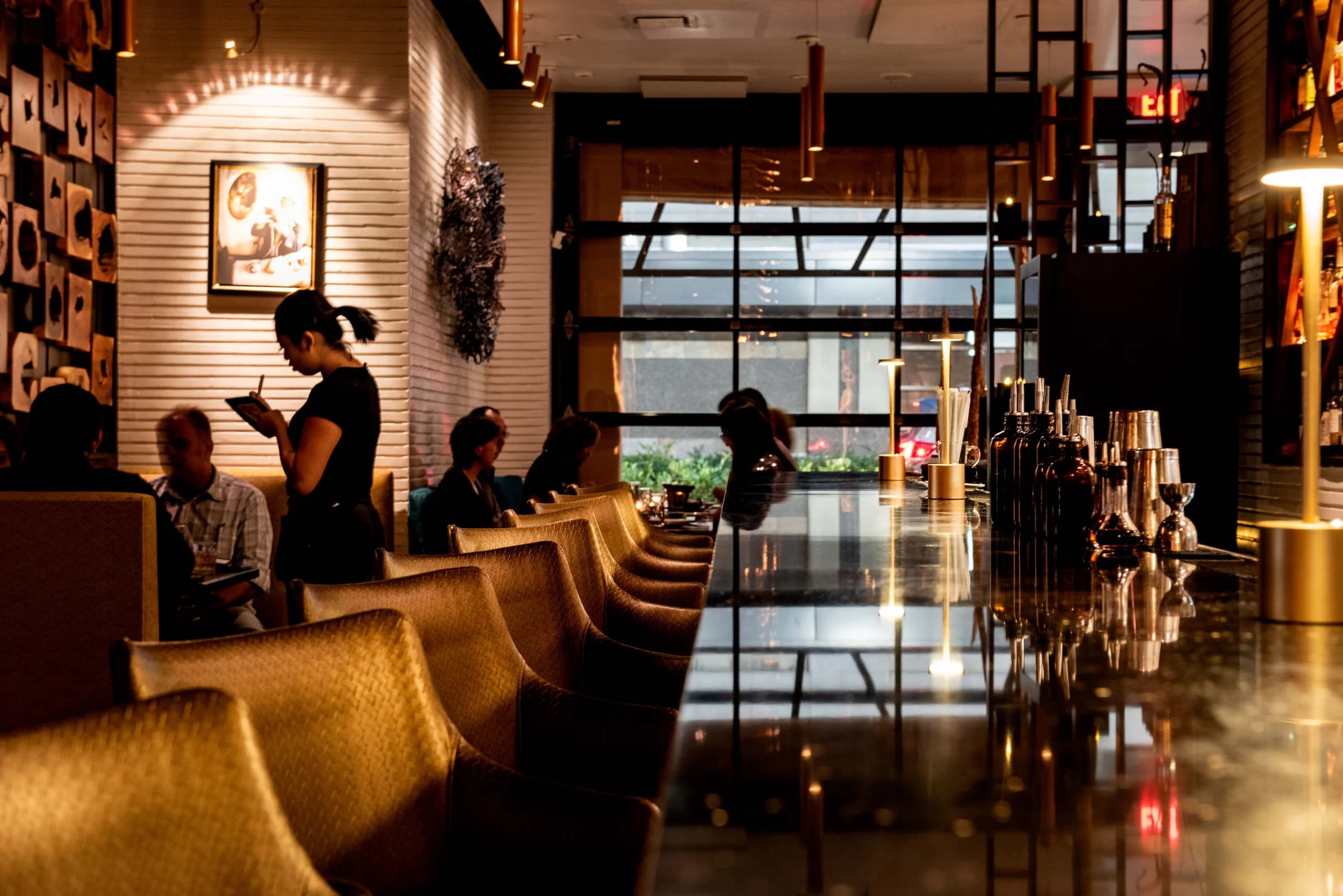 The dining room and bar at Nan Thai Buckhead